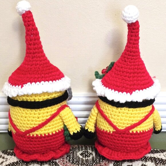 Handmade argumi crochet minion, tabletop minion, crochet minion One EYE is Avail - Picture 4 of 4